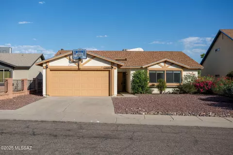 9296 N Eagle Dancer Dr, Tucson, AZ 85742