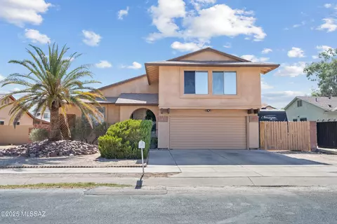 7370 S Camino Bello, Tucson, AZ 85746