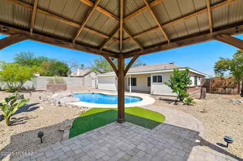 4790 W Snow Leopard Dr, Tucson, AZ 85742