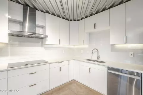 Kitchen - 6000 E River Rd, Tucson, AZ 85750 photo 4 of 4