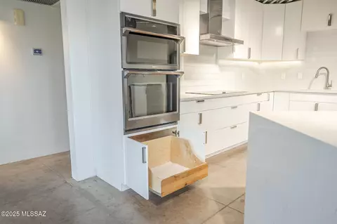 Kitchen - 6000 E River Rd, Tucson, AZ 85750 photo 2 of 4
