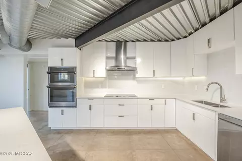 Kitchen - 6000 E River Rd, Tucson, AZ 85750 photo 1 of 4