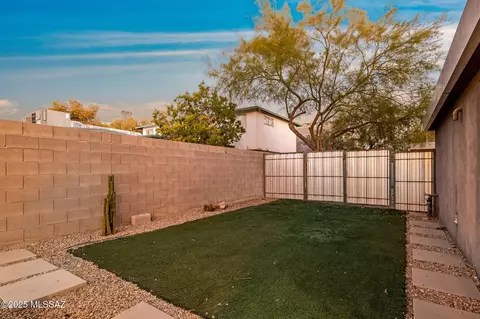 Exterior - 951 E Millenium Ct, Tucson, AZ 85719 photo 3 of 5