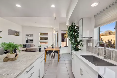 Kitchen - 951 E Millenium Ct, Tucson, AZ 85719 photo 5 of 9