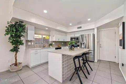 Kitchen - 951 E Millenium Ct, Tucson, AZ 85719 photo 1 of 9