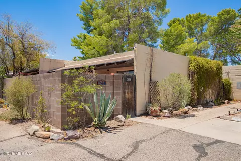 2866 N Beverly Ave, Tucson, AZ 85712