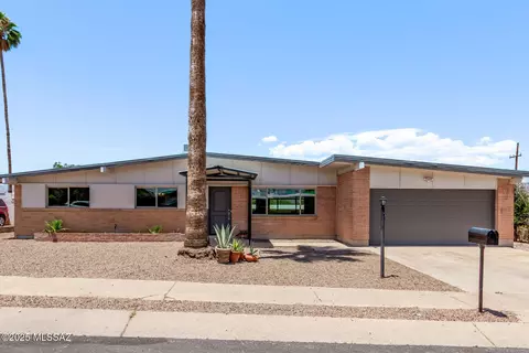8431 E Shiloh St, Tucson, AZ 85710