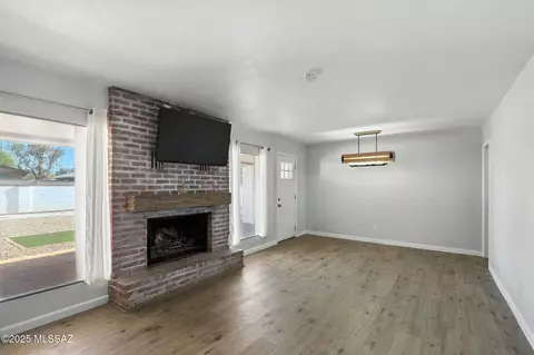 Living - 5720 E 4th St, Tucson, AZ 85711 photo 1 of 4
