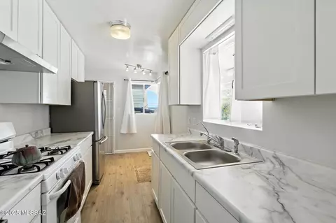 Kitchen - 5720 E 4th St, Tucson, AZ 85711 photo 2 of 3