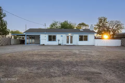 2707 N Nordic Ln, Tucson, AZ 85716