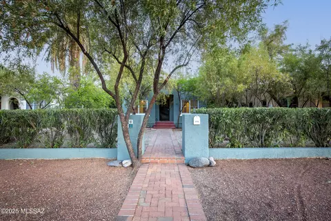 2216 E Helen St N, Tucson, AZ 85719