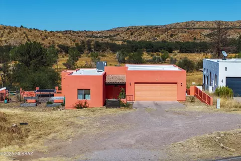 6 Lacey Ct, Nogales, AZ 85621
