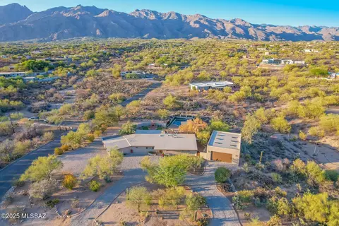 4925 E Calle Barril, Tucson, AZ 85718