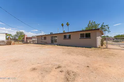 Exterior - 4041 E Dover Stra, Tucson, AZ 85706 photo 6 of 7