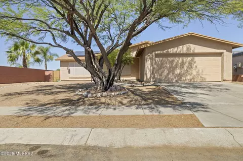 7570 S Falster Ave, Tucson, AZ 85747