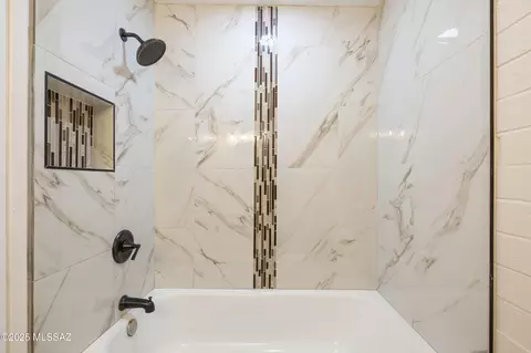 Bath - 3609 Ellington Pl, Tucson, AZ 85713 photo 2 of 2