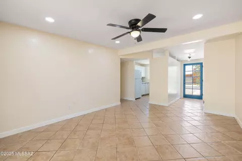 Living - 3609 Ellington Pl, Tucson, AZ 85713 photo 2 of 3