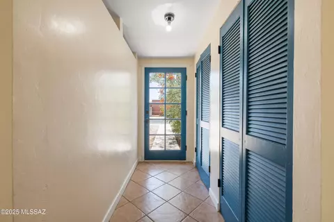 Entry Way - 3609 Ellington Pl, Tucson, AZ 85713 photo 1 of 3