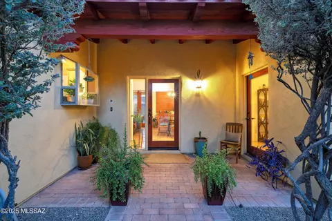 3723 N Placita Vergel, Tucson, AZ 85719