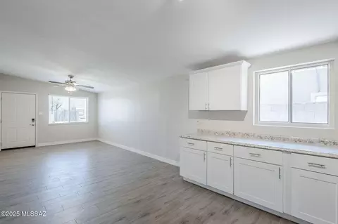 Living - 18 E Mac Iver Pl, Tucson, AZ 85705 photo 3 of 4
