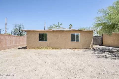 Exterior - 18 E Mac Iver Pl, Tucson, AZ 85705 photo 3 of 6