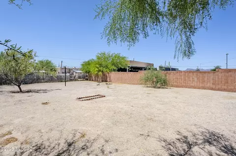 Exterior - 18 E Mac Iver Pl, Tucson, AZ 85705 photo 4 of 6