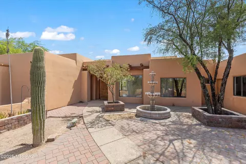 6200 N Abington Rd, Tucson, AZ 85743