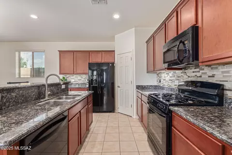 267 E Refuge Loop, Vail, AZ 85641 photo 11