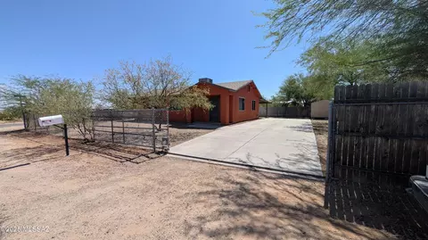 9305 S Vicki Dr, Tucson, AZ 85736