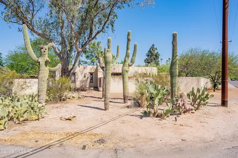 4265 E Whittier St, Tucson, AZ 85711