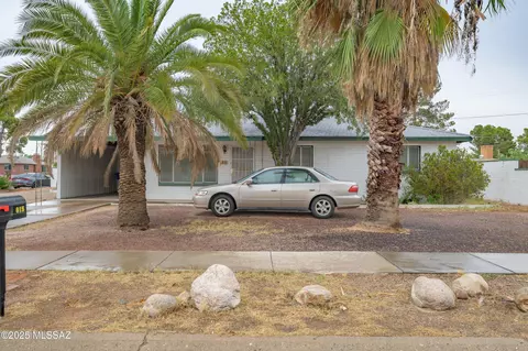 815 S Craycroft Rd, Tucson, AZ 85711