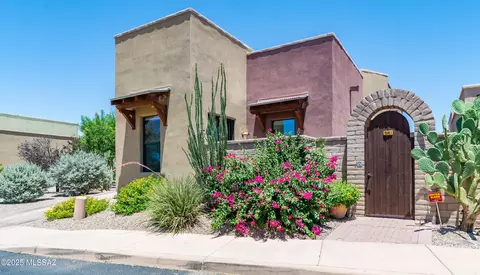 341 E Calderwood Rd, Tucson, AZ 85704