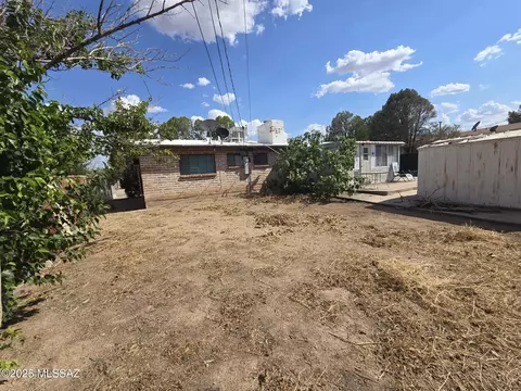 Exterior - 617 E Post Rd, Benson, AZ 85602 photo 2 of 3