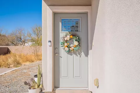 Entry Way - 125 E Stone Ct, Tucson, AZ 85705 photo 1 of 4
