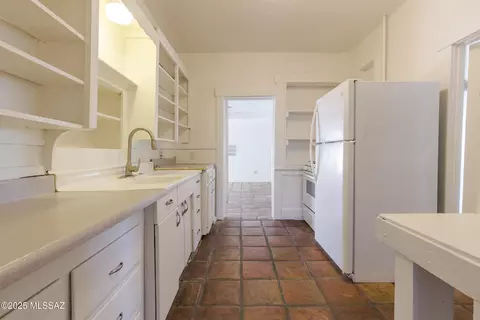 Kitchen - 722 E 9th St, Tucson, AZ 85719 photo 1 of 3
