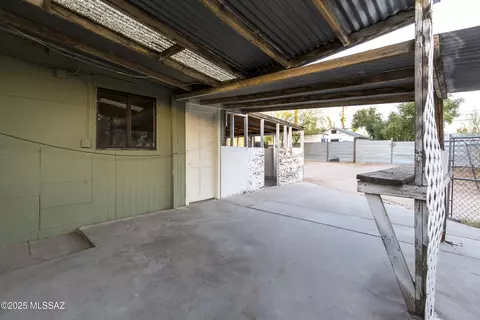 Exterior - 722 E 9th St, Tucson, AZ 85719 photo 14 of 17