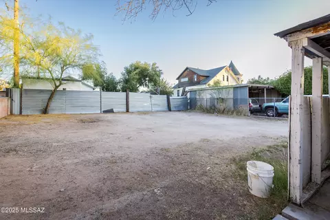 Exterior - 722 E 9th St, Tucson, AZ 85719 photo 7 of 17
