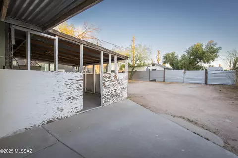 Exterior - 722 E 9th St, Tucson, AZ 85719 photo 16 of 17