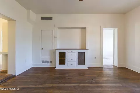 Living - 722 E 9th St, Tucson, AZ 85719 photo 4 of 4