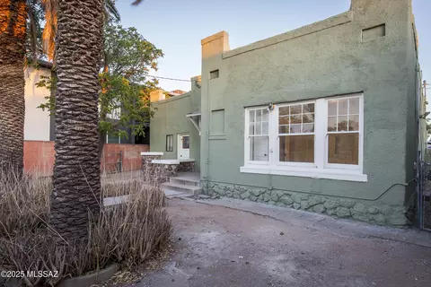 Exterior - 722 E 9th St, Tucson, AZ 85719 photo 2 of 17