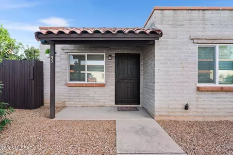 211 W Roger Rd #33, Tucson, AZ 85705