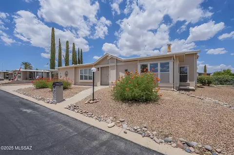 144 W Mora Dr, Green Valley, AZ 85614