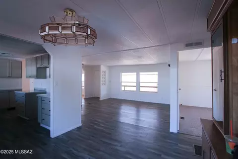1607 W Higgins Ln, Tucson, AZ 85705