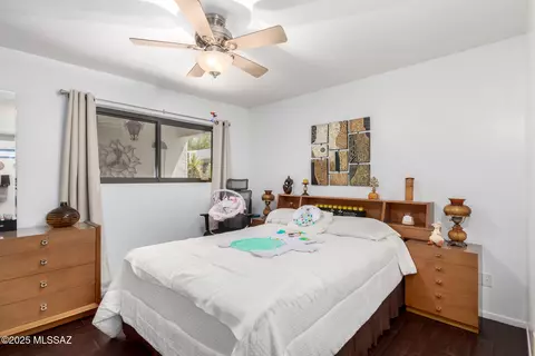 Bedroom - 8914 E Maple Leaf Dr, Tucson, AZ 85710 photo 6 of 7