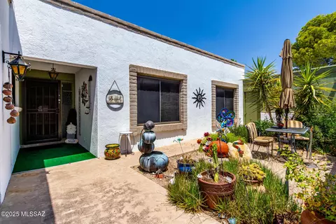 Exterior - 8914 E Maple Leaf Dr, Tucson, AZ 85710 photo 5 of 14