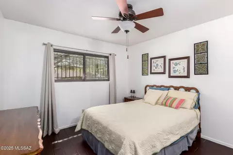 Bedroom - 8914 E Maple Leaf Dr, Tucson, AZ 85710 photo 4 of 7