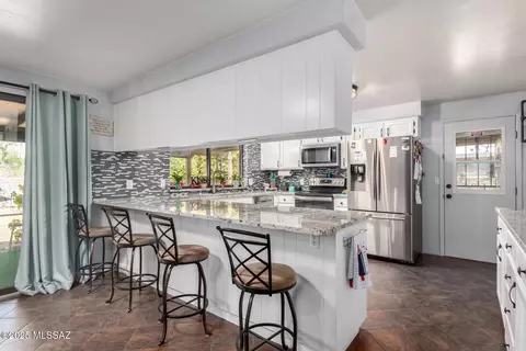 Kitchen - 8914 E Maple Leaf Dr, Tucson, AZ 85710 photo 1 of 4
