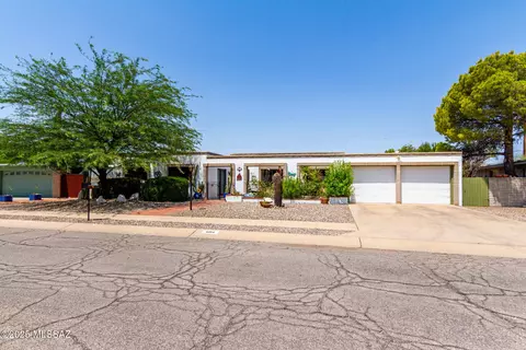 Exterior - 8914 E Maple Leaf Dr, Tucson, AZ 85710 photo 3 of 14