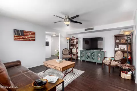 Living - 8914 E Maple Leaf Dr, Tucson, AZ 85710 photo 2 of 5