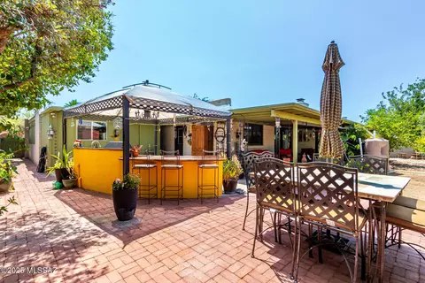 Exterior - 8914 E Maple Leaf Dr, Tucson, AZ 85710 photo 11 of 14